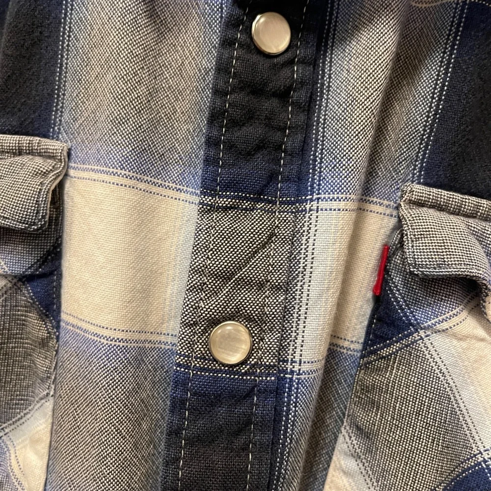 Levi's Men's XL Blue Plaid Snap Button Flannel Shirt Grunge Distressed‎